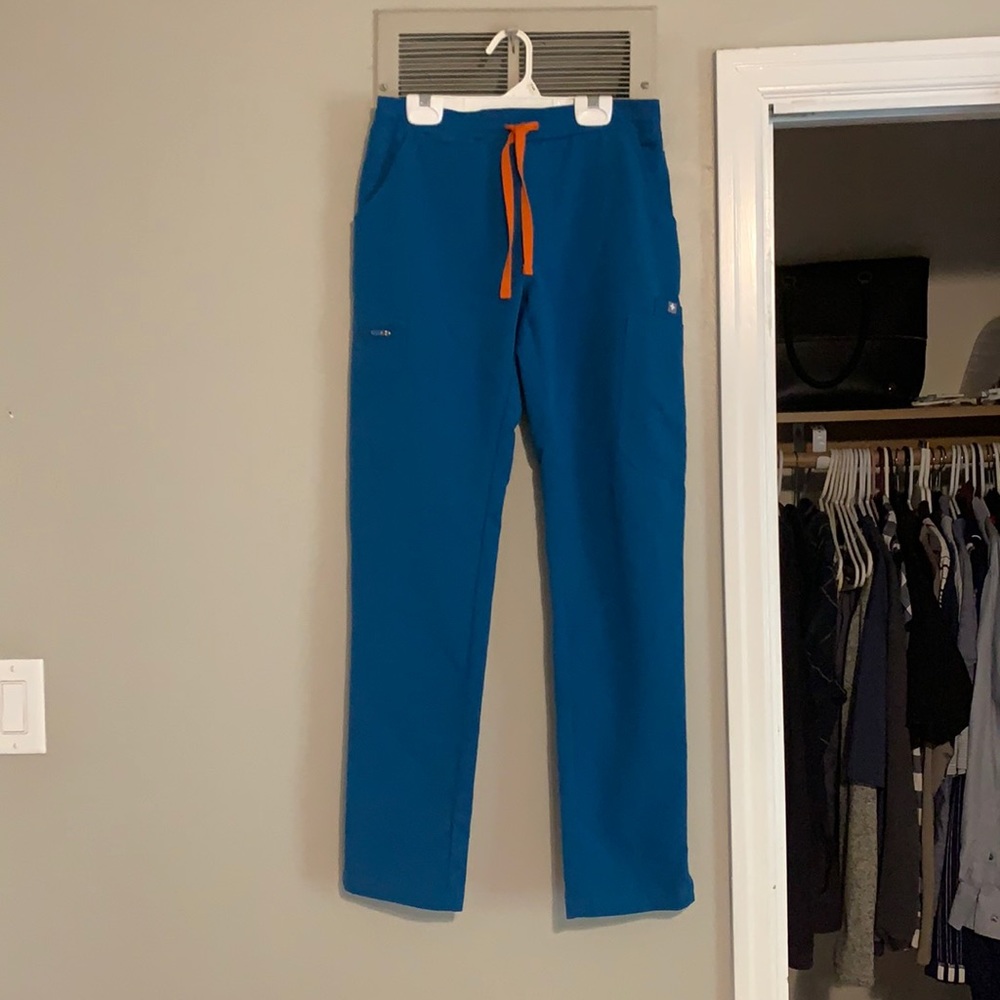Figs yola scrub pant in alps blue XS